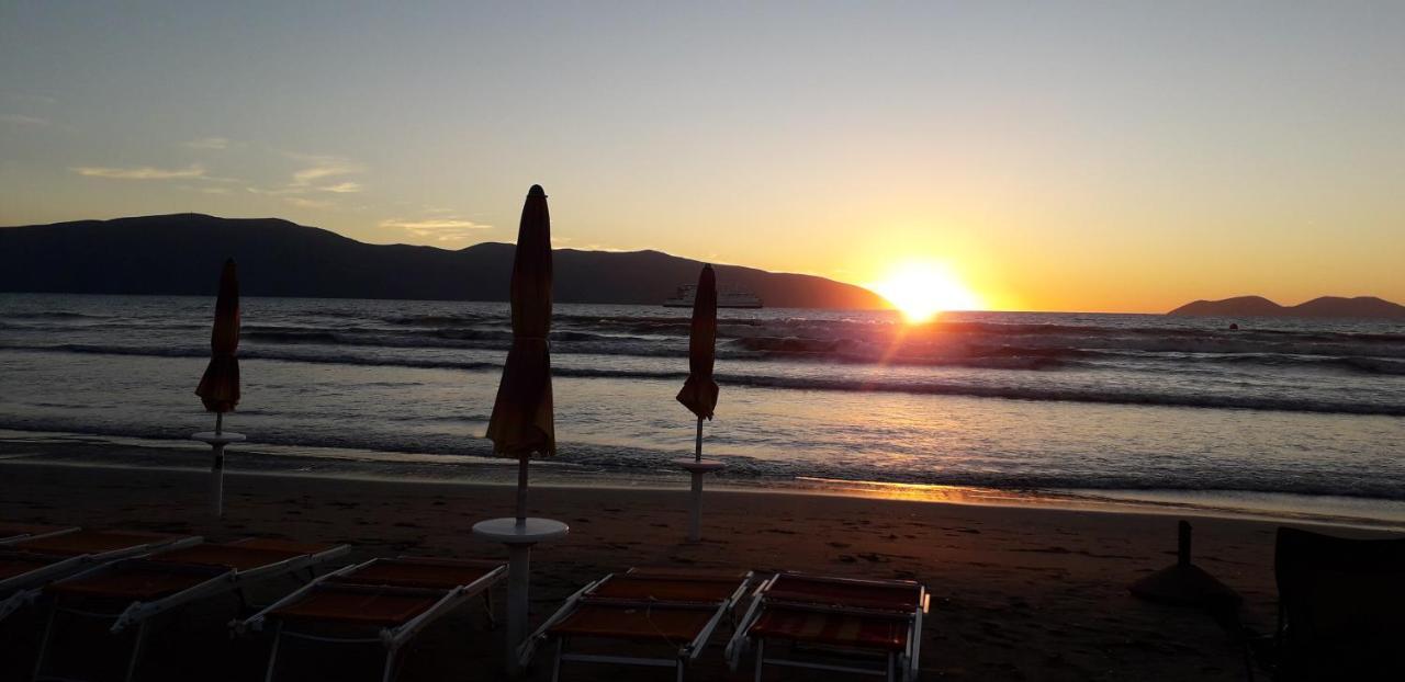 Central 5 Bedrooms Apartment Partial Seaview Vlorë Eksteriør bilde