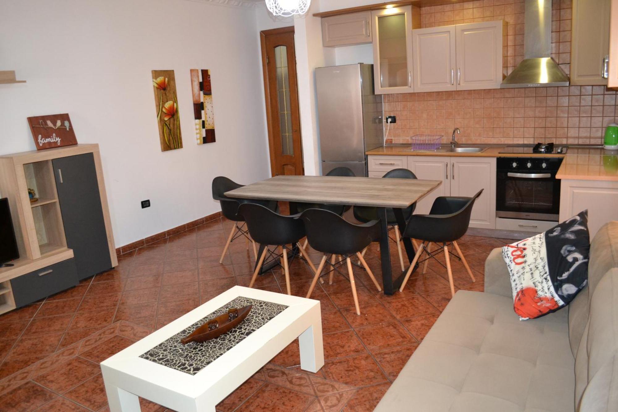 Central 5 Bedrooms Apartment Partial Seaview Vlorë Eksteriør bilde