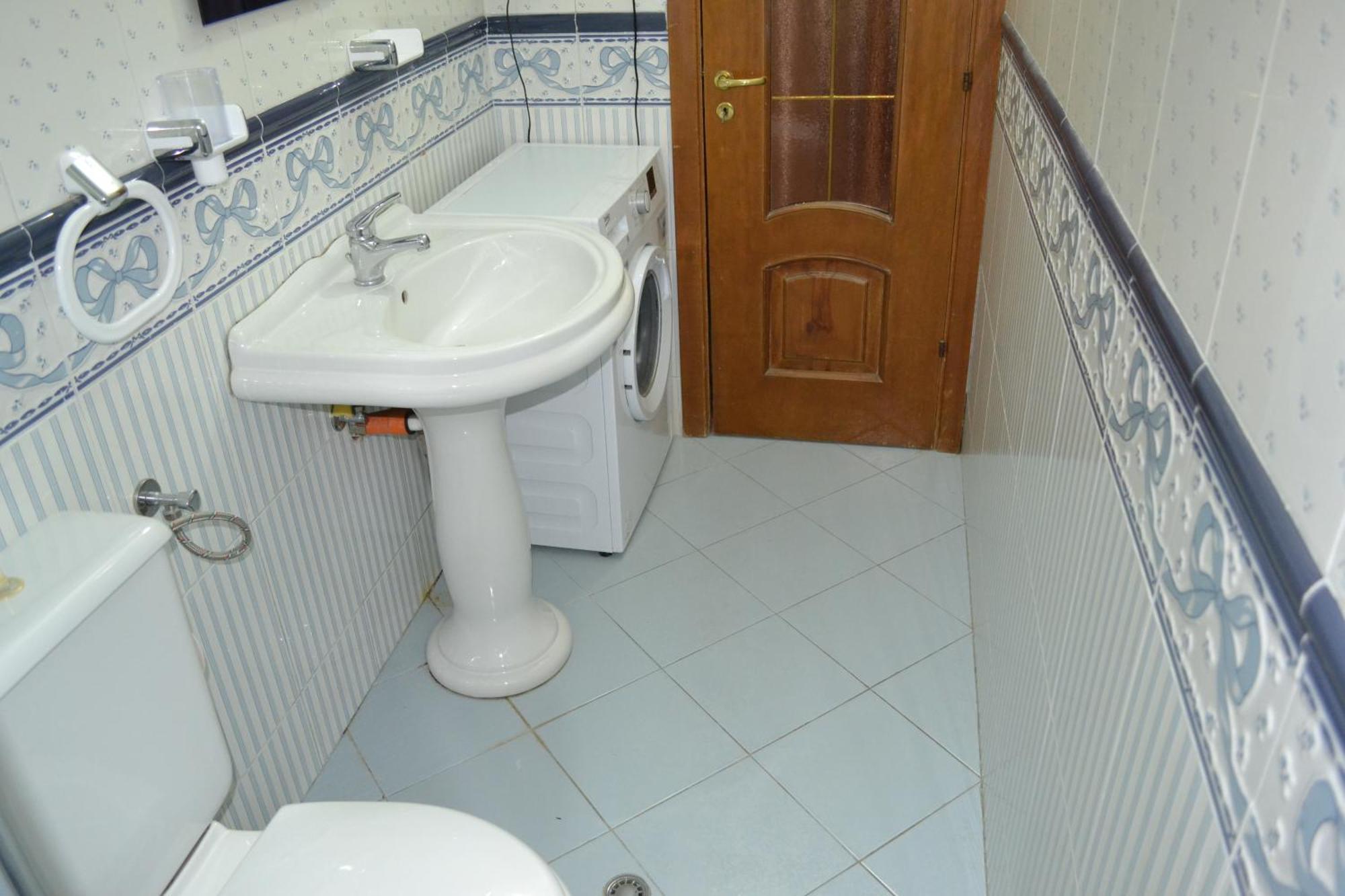 Central 5 Bedrooms Apartment Partial Seaview Vlorë Eksteriør bilde